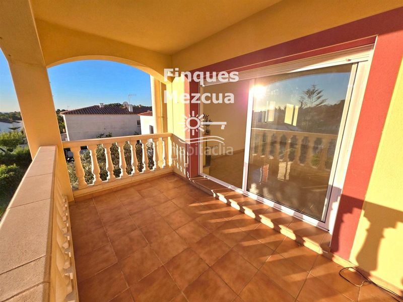 Foto 2019d8c4-9f6e-499b-9815-910e2879fbb7. Casa aparellada amb calefacció aparcament a Pobla de Montornès (La)