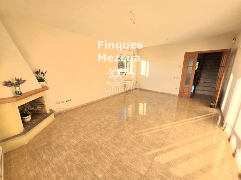 Foto 45fd0620-6cdb-4675-88f6-6333a1933755. Casa aparellada amb calefacció aparcament a Pobla de Montornès (La)