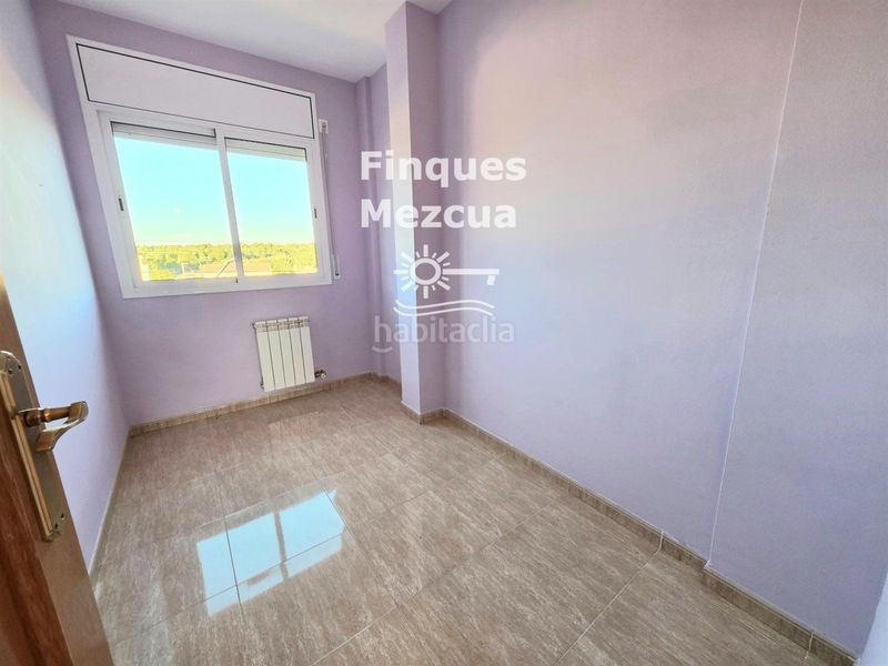 Foto 600c8030-5454-46a9-814f-ff51262b352b. Casa aparellada amb calefacció aparcament a Pobla de Montornès (La)