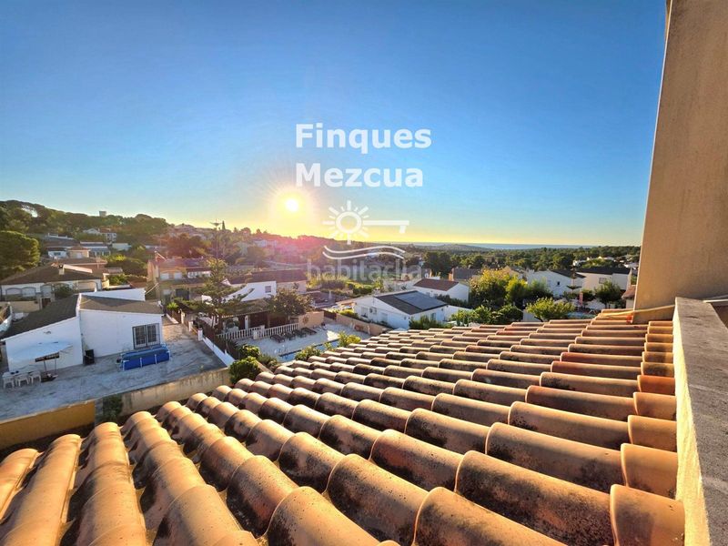 Foto 6fe2fb21-551b-4885-a4ff-de90da65f44c. Casa aparellada amb calefacció aparcament a Pobla de Montornès (La)