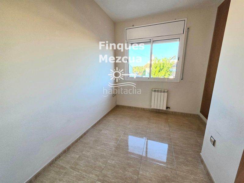 Foto d99222e0-eaac-435e-a7c1-51f25f984895. Casa aparellada amb calefacció aparcament a Pobla de Montornès (La)