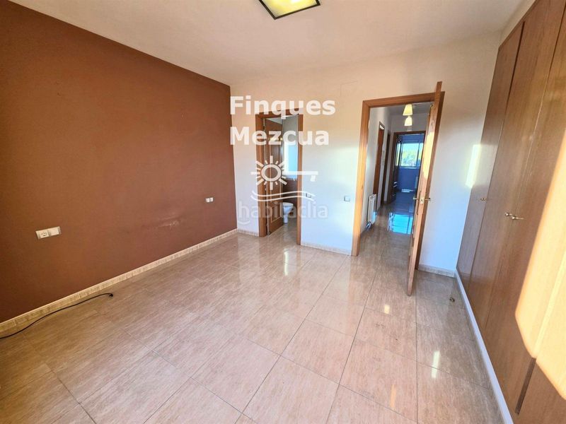 Foto de524bb0-6c55-4166-9fcb-81c547f2593e. Casa aparellada amb calefacció aparcament a Pobla de Montornès (La)