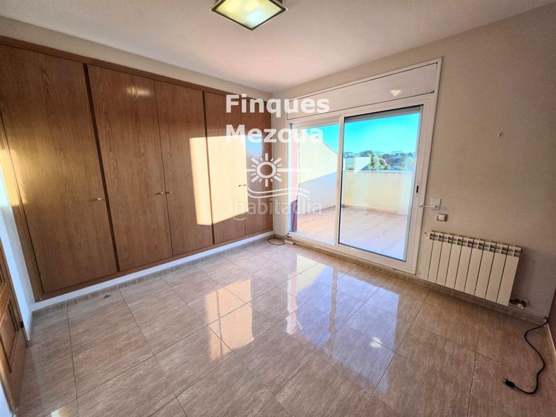 Foto f4bcc479-21d0-42a5-b684-0764b853c2f8. Casa aparellada amb calefacció aparcament a Pobla de Montornès (La)