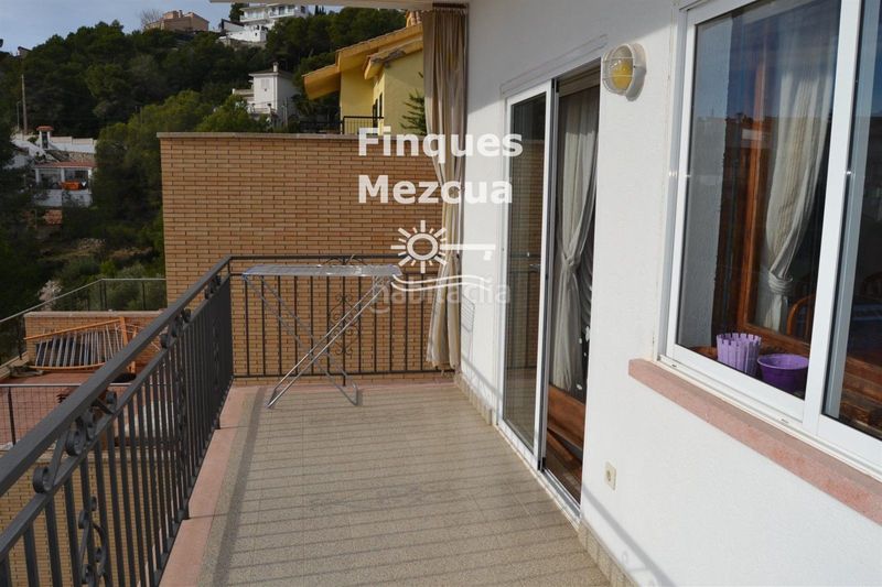 Foto ae7cc297-06a6-4314-b0a0-b770aee535f1. Casa adossada amb calefacció a Segur de Calafell nucli urbà Segur de Calafell