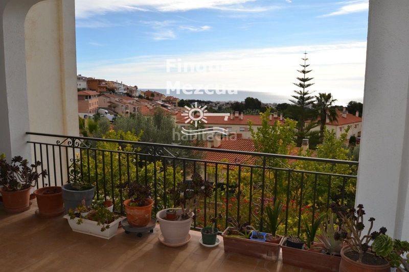 Foto b7d84f9f-e765-4c93-9758-4d975b4b3651. Casa adossada amb calefacció a Segur de Calafell nucli urbà Segur de Calafell