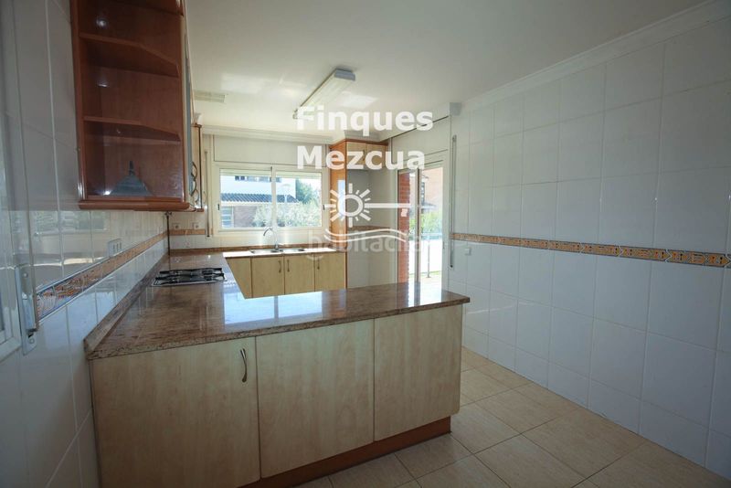 Foto 0cf33160-7740-4571-9055-63612f60e249. Xalet amb calefacció aparcament a Ciutat jardí Bonanova Calafell