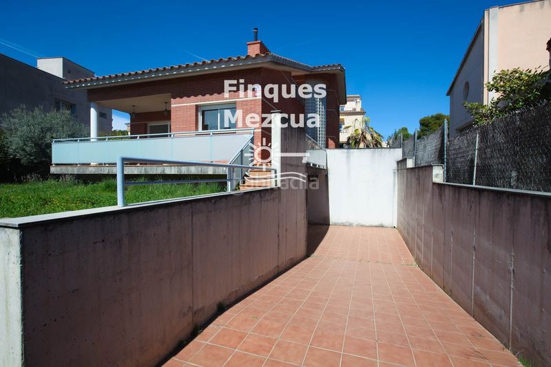 Foto 1369f66b-7fef-4a86-b546-6fc81e8a6d88. Xalet amb calefacció aparcament a Ciutat jardí Bonanova Calafell