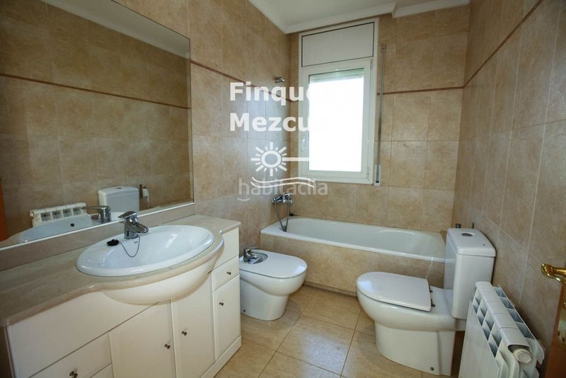 Foto dacd786e-8d15-461b-8571-4ae10e55d83b. Xalet amb calefacció aparcament a Ciutat jardí Bonanova Calafell