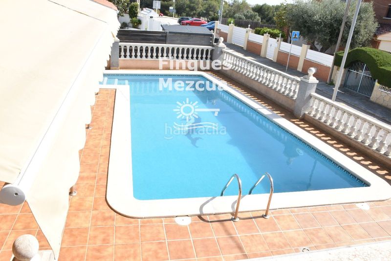 Foto 7025577e-f9fb-4cc5-9f00-0bab3901bd58. Xalet amb calefacció aparcament piscina a Bellamar Calafell