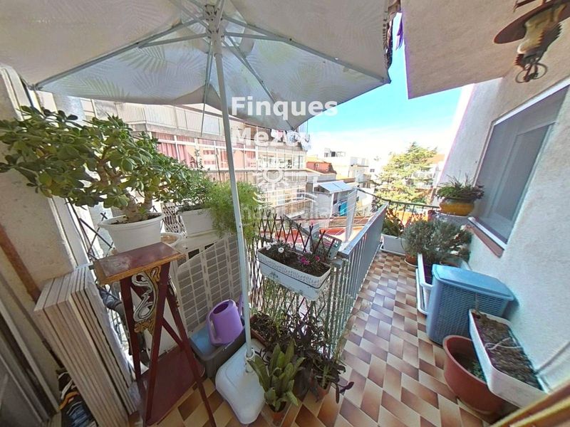 Foto 133fbba2-d689-4fb4-890c-c2d376cc4394. Pis a Calafell poble Calafell