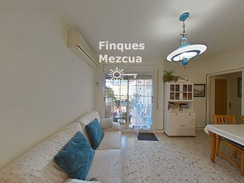 Foto fa28cfd2-64c2-470e-9832-278963a32d93. Pis a Calafell poble Calafell