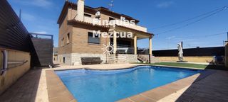 Chalet in Albinyana. Casa independiente bonaterra ii