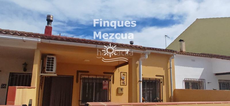 Foto f7a4d007-f90f-4448-a93c-8c542c58794a. Casa adossada amb calefacció a Albinyana