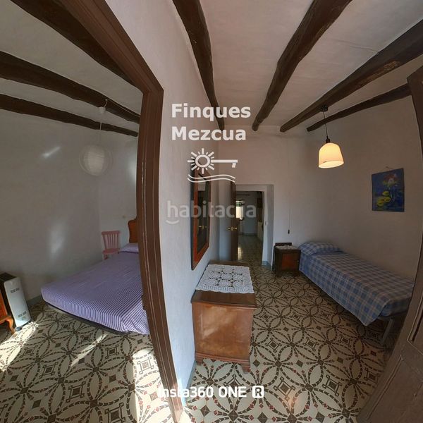 Foto b4d5abf6-a660-43b8-9747-e0f75599b475. Casa adossada a Bonastre