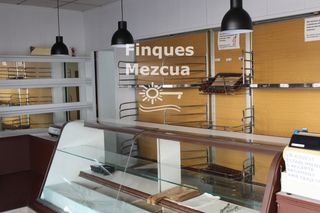 Local commercial  Carrer comunicació social. Local comercial en venta en el vv