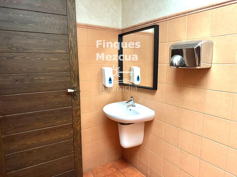 Foto 0cdb39a2-b451-4268-908e-4b2a5327c8a8. Lloguer local comercial a Centre Vendrell (El)