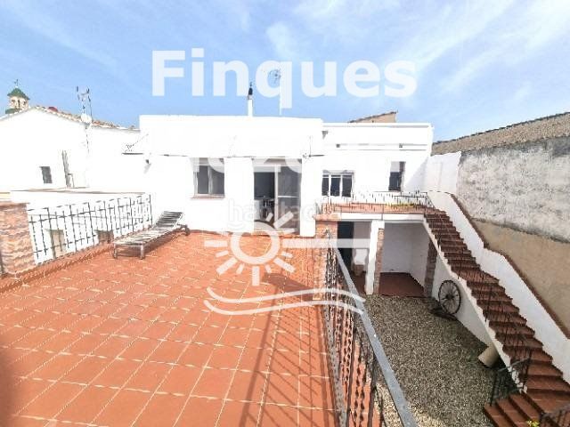 Foto 170d006f-2b3e-405b-b0e5-72aefeeb021e. Xalet amb calefacció aparcament a Salomó