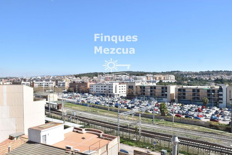 Foto e523a43f-5633-4902-81a0-43380922e4dd. Àtic amb calefacció a Centre Vendrell (El)