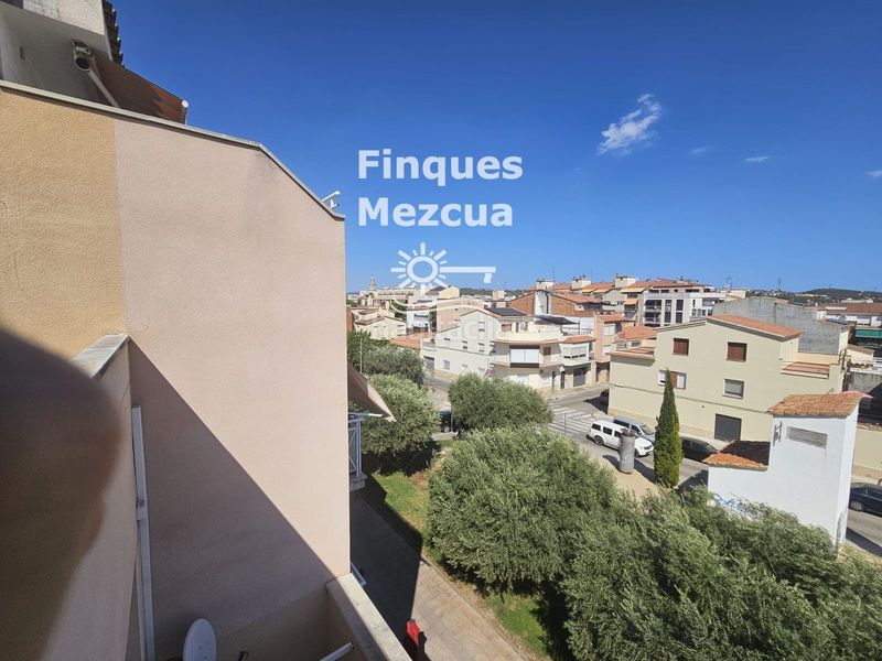 Foto d577dc46-6a60-4542-92b8-8ef5871b14c1. Casa adossada amb calefacció a Centre Vendrell (El)