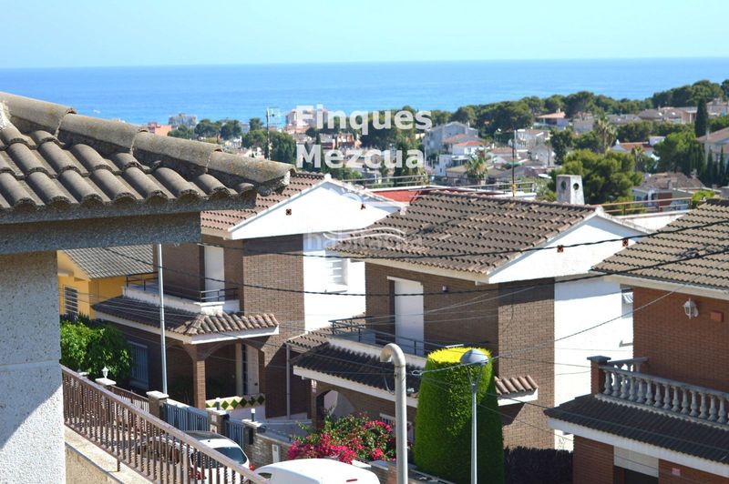 Foto 26b60719-9b3c-48ba-b32d-753dbe77498c. Pis amb calefacció aparcament piscina a Segur de Calafell nucli urbà Segur de Calafell