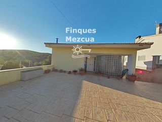 Xalet  Claudio coello. Chalet en venta en la bisbal del penedes