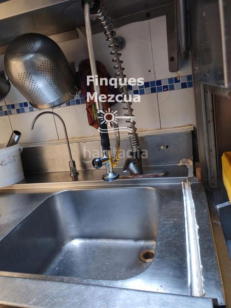 Foto b3d5f93f-b925-4f81-8c9f-45e4046cb100. Local comercial a Centre Castelldefels