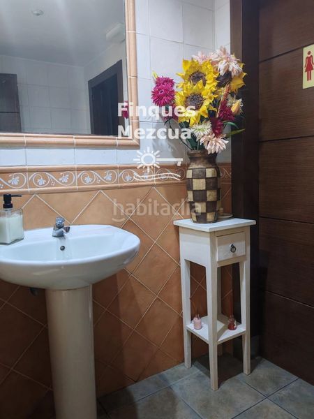 Foto bffa3d47-64c9-423f-8f63-14a5384c2739. Local comercial a Centre Castelldefels