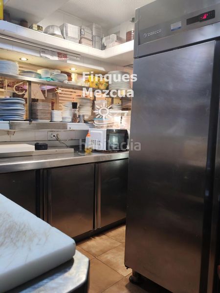 Foto c1668588-50b9-4064-a23f-4e9f4b1c1a0d. Local comercial a Centre Castelldefels