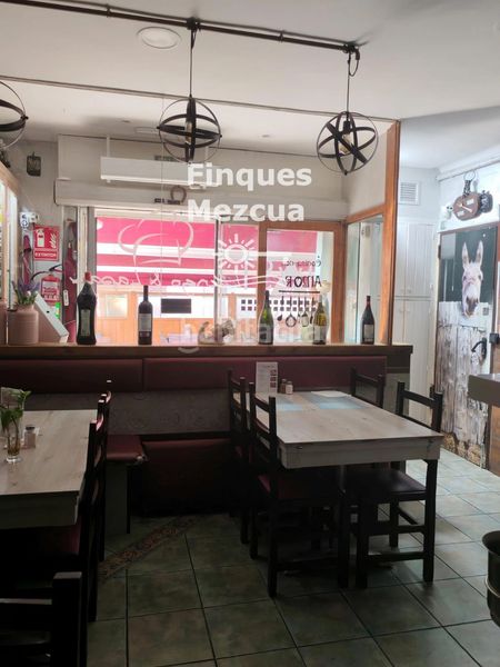 Foto d07d2eee-be14-4f8a-960f-cc225bb17210. Local comercial a Centre Castelldefels