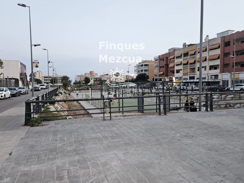 Foto b51b7f7c-cf3d-4572-a75e-2d9011277ae4. Appartamento con riscaldamento piscina in prat de Cunit Cunit