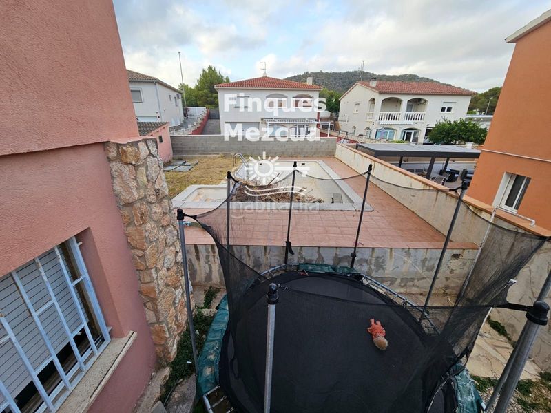Foto 8efa699a-f747-4553-87ea-fb3948a43b82. Chalet con piscina in Roda de Barà