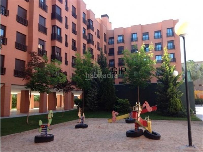 Foto bdd36164-480a-492a-8ac4-c2bed71c2b49. Alquiler apartamento en calle de belfast 13 en Rejas Madrid