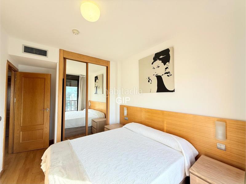 Foto f7378f41-ddad-45f1-91b1-5a3b35020976. Alquiler apartamento en calle de belfast 13 en Rejas Madrid