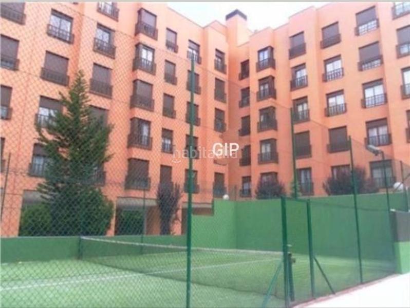 Foto 037e54d1-be27-4965-8f3b-1238987d1575. Rent apartment in calle de belfast 13 in Rejas Madrid