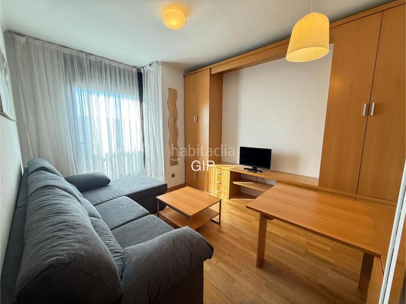 Foto fb155049-3825-4b75-a6f5-9bcff010ab99. Rent apartment in calle de belfast 13 in Rejas Madrid