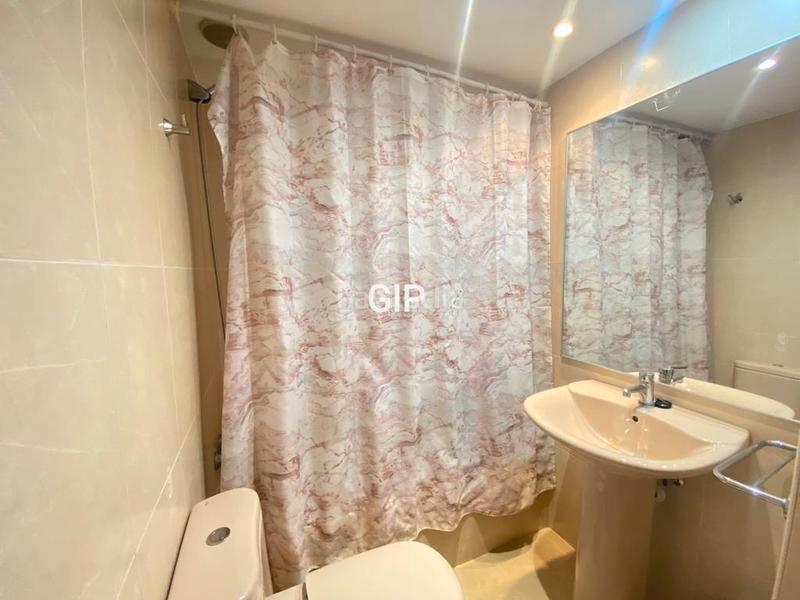 Foto 1048ad8c-2dd0-4a01-860a-4099f0a0dd72. Miete appartement in calle de belfast 13 in Rejas Madrid