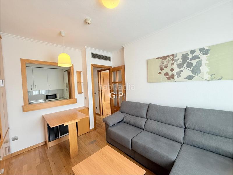 Foto a2d7b914-d1dd-4299-a12e-28ed90f6709c. Miete appartement in calle de belfast 13 in Rejas Madrid
