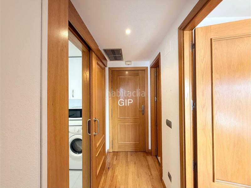 Foto bbe61e3c-583b-40ac-b2c7-5227e94bed42. Miete appartement in calle de belfast 13 in Rejas Madrid