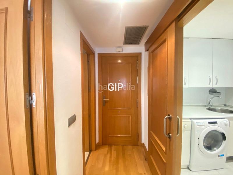 Foto 879161da-2bc6-49ab-96c9-f2ab20a5ff60. Alquiler apartamento en calle de belfast 13 en Rejas Madrid