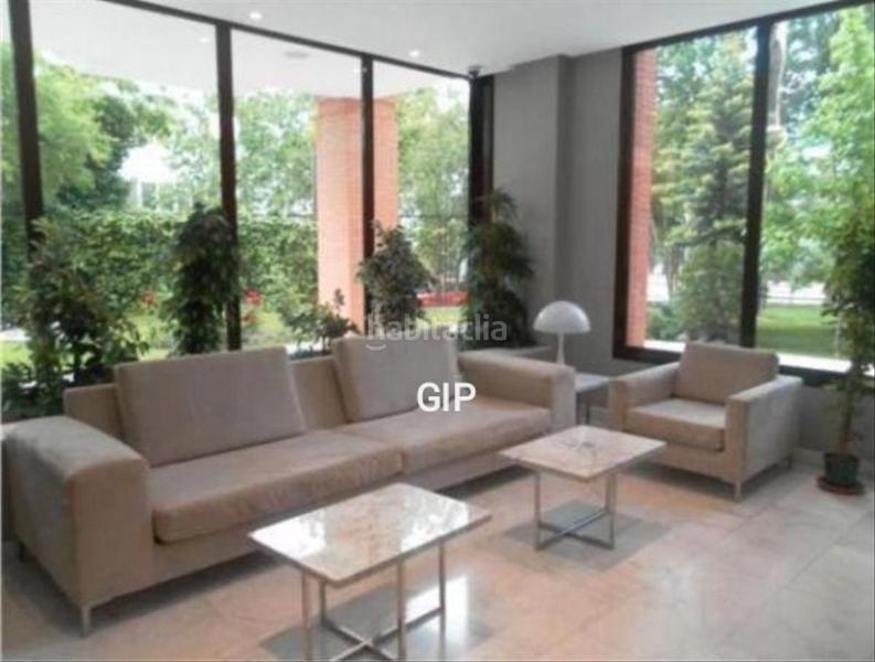 Foto a1bbbdce-ce4c-49d7-9fef-cecf305692a7. Alquiler apartamento en calle de belfast 13 en Rejas Madrid