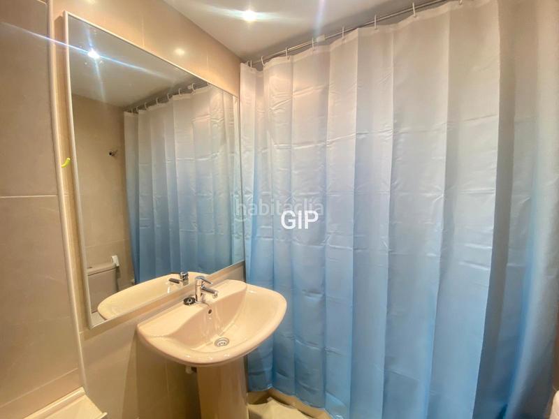 Foto fa9f5337-0e35-40b6-8a99-8c6e3ad74937. Alquiler apartamento en calle de belfast 13 en Rejas Madrid