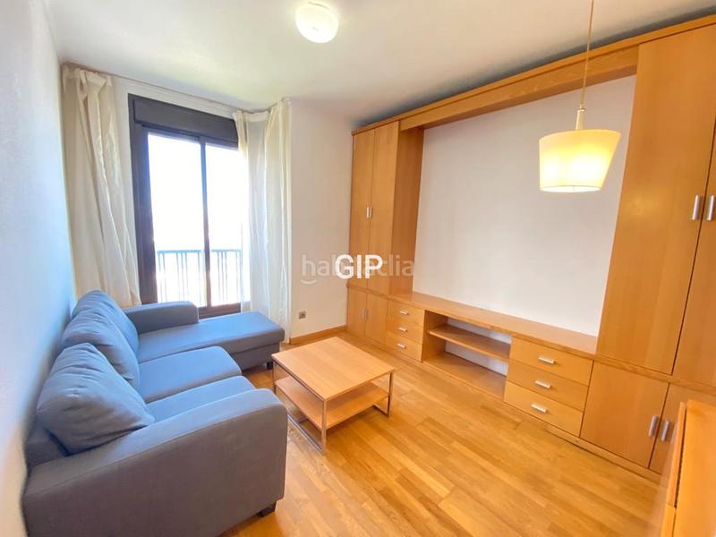 Foto eddba904-ec39-445a-87bc-02122356d61e. Alquiler apartamento en calle de samaniego 12 en Rejas Madrid