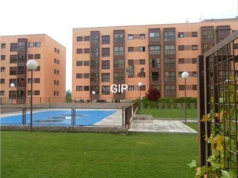 Foto 392a4b34-5559-45e2-80aa-b4826b73873c. Rent apartment in calle de pirra 44 in Rejas Madrid