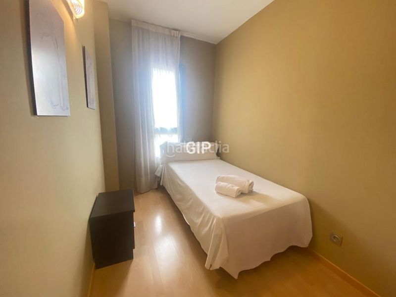 Foto bc91c0c8-852f-4af5-8e42-439692f59576. Lloguer pis amb calefacció piscina a Rejas Madrid