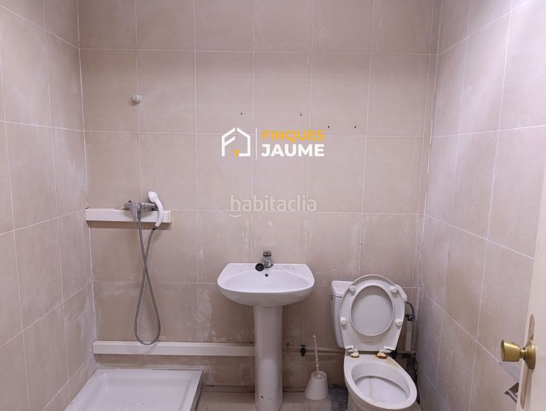 Foto f55de81a-d949-4d2c-8aa5-be58468338f3. Local comercial a Almacelles