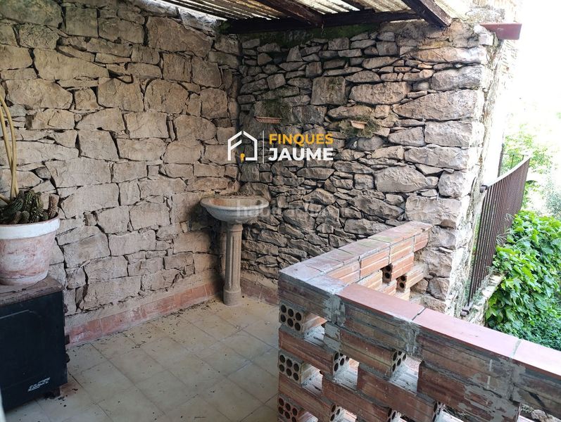 Foto a8aba1b7-362d-4a41-bf4d-1c4c7f49ec6b. Casa amb calefacció aparcament a Belianes