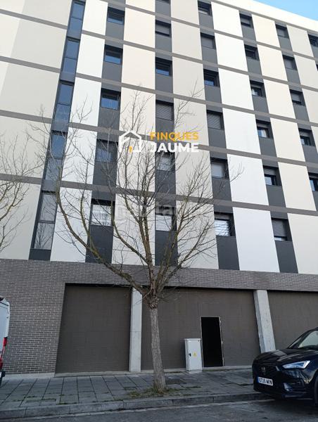 Foto 684d7d33-813a-4c9e-8049-d17110bb0fcd. Alquiler local comercial local en alquiler, avenida miquel batllori, en Lleida