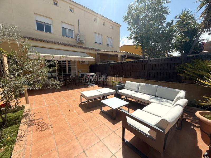 Foto ae730180-0ddf-40db-8cfe-190c2c70fa82. Casa adosada ideal para gente que busque adosados amplios en San Antonio de Benagéber