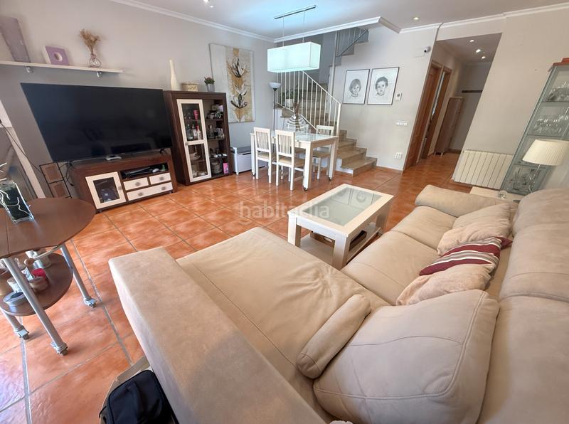 Foto de3439f2-cb74-451f-950b-c519163b38fd. Casa adosada ideal para gente que busque adosados amplios en San Antonio de Benagéber