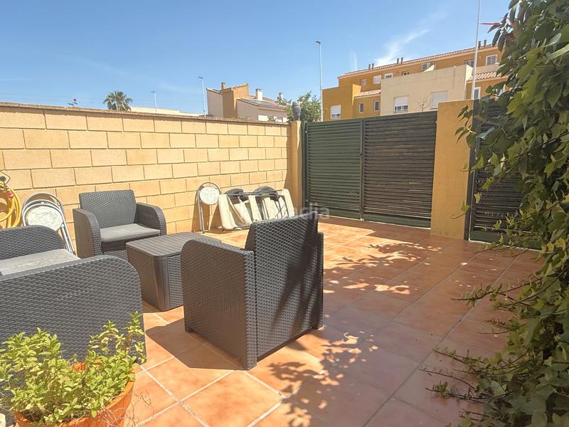 Foto fe7e9e20-f939-4e03-a23e-69a097e8925c. Casa adosada ideal para gente que busque adosados amplios en San Antonio de Benagéber